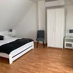 Apartment Hal-szalka Vendeghaz *